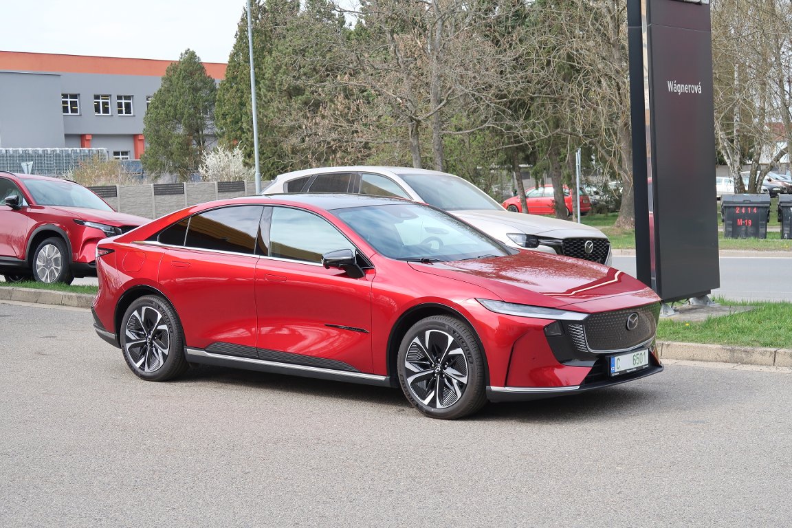 Mazda 6e