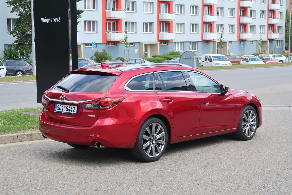 Mazda 6