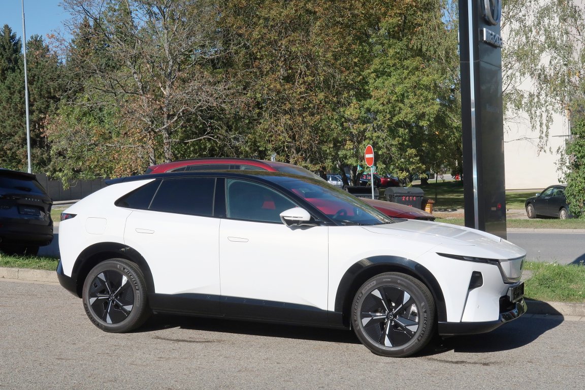 Mazda CX-6e