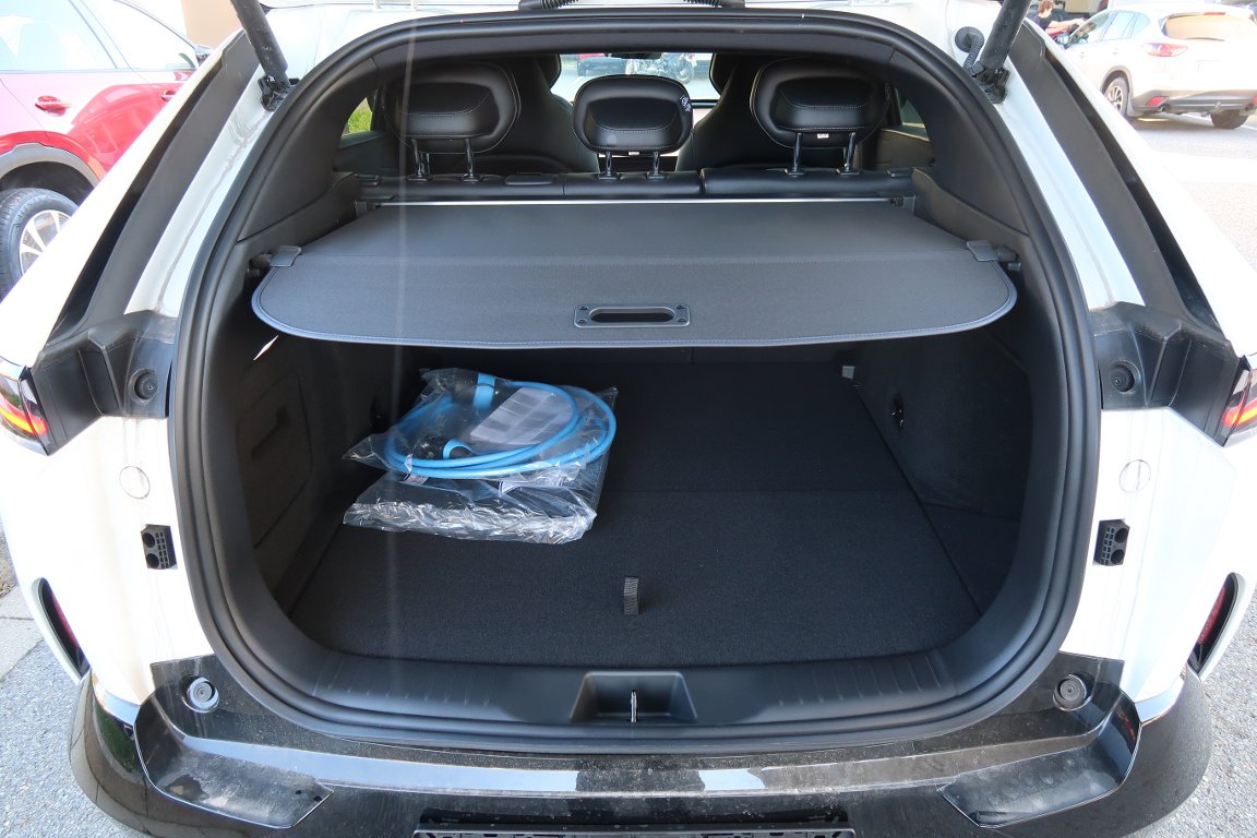 Mazda CX-6e