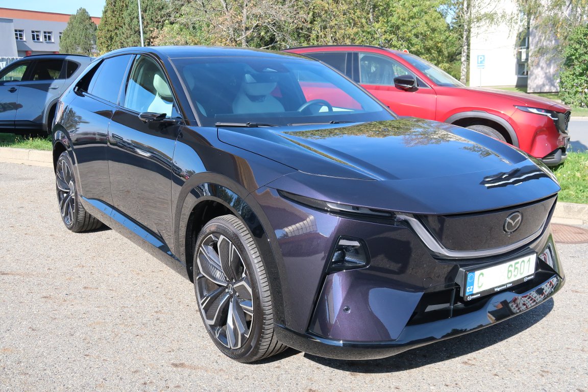 Mazda CX-6e